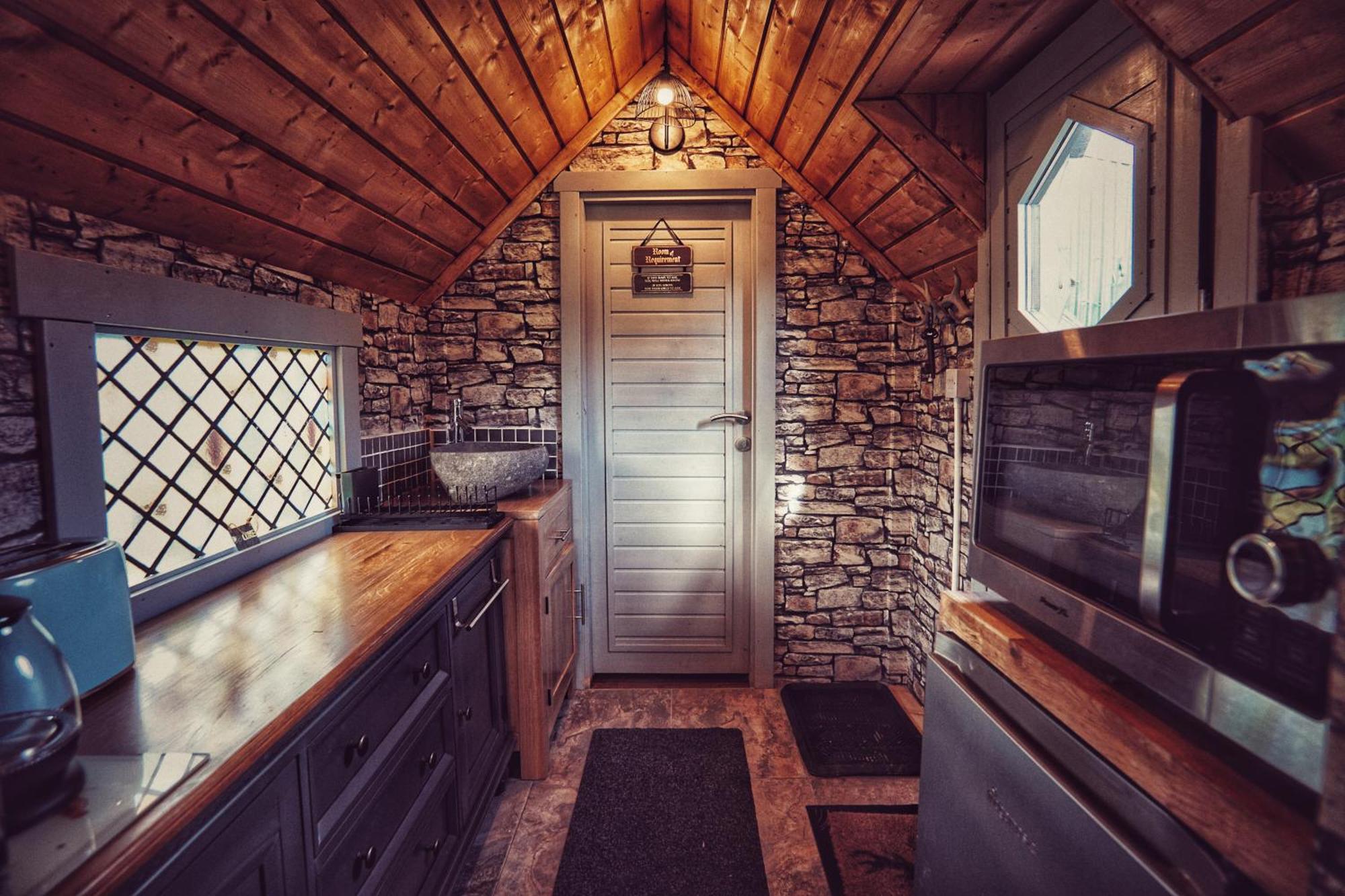 The Wizards Cauldron -Harry Potter Themed Villa Lewannick Exteriör bild